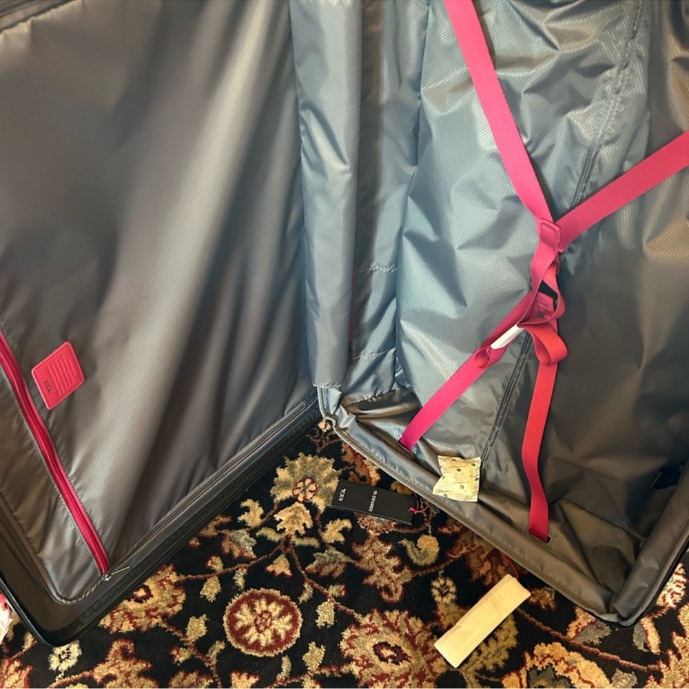 Tumi 19° extended trip for Wheel packing case. NWT. - Picture 10 of 16
